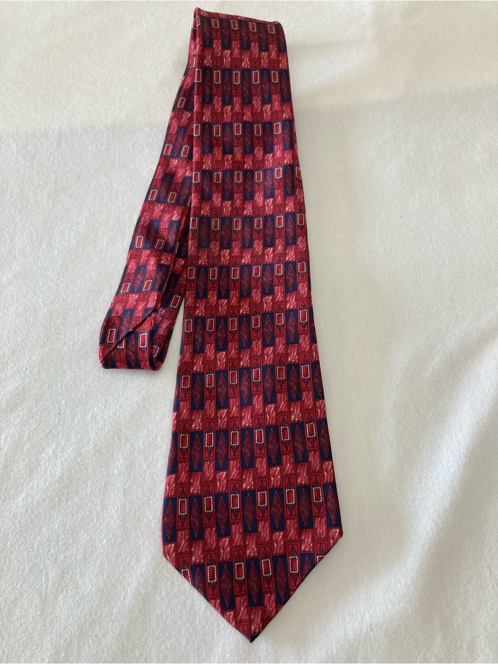 Henry Grethel Men's Red Patterned 100% Silk Tie